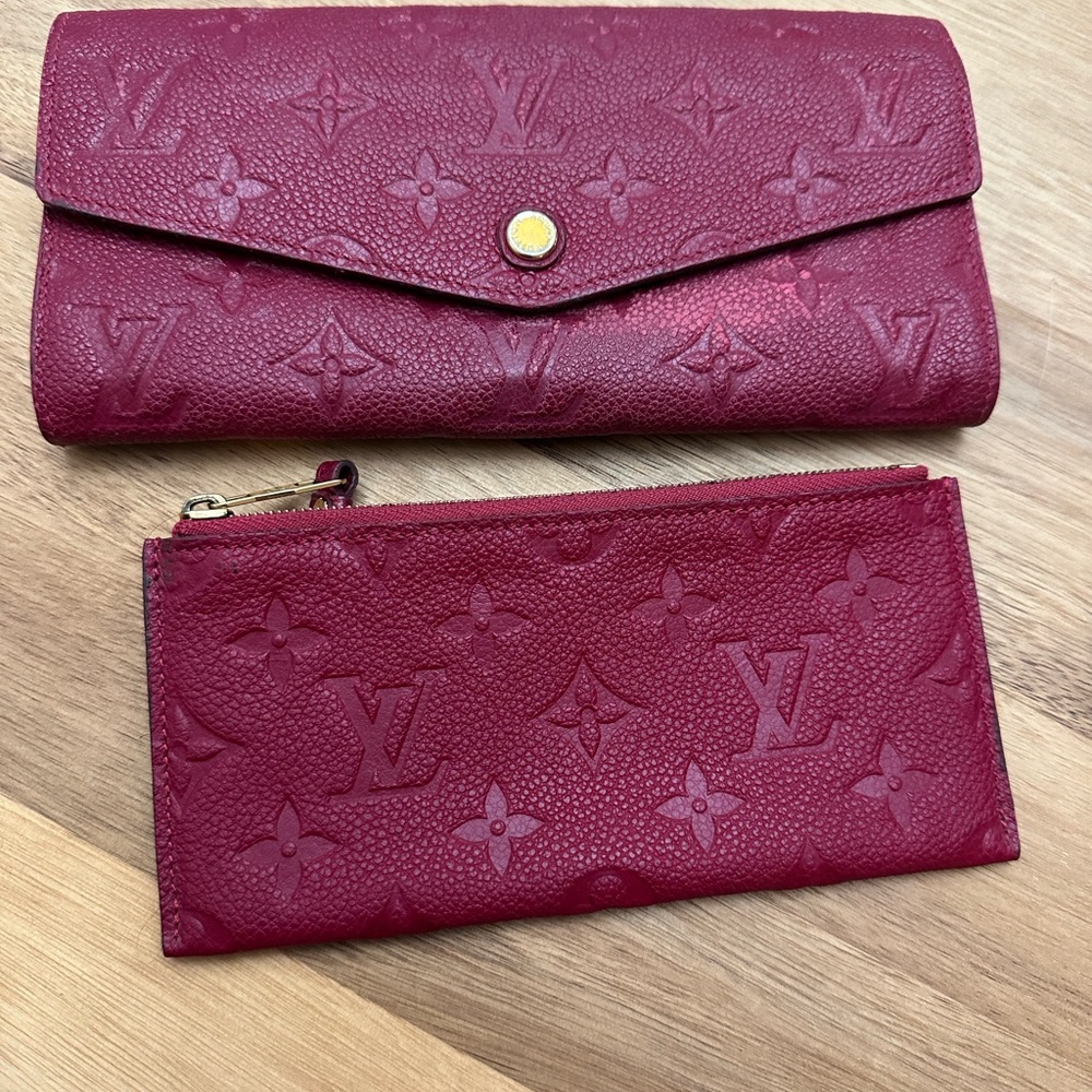 Louis Vuitton Red Sarah Wallet with Iconic Monogram Design - Includes Pouch - Picture 2 of 9